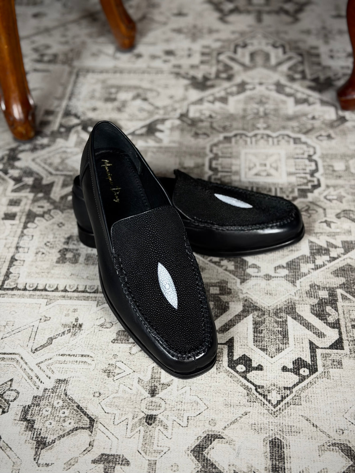 SUECIA W/MANTARRAYA BLACK