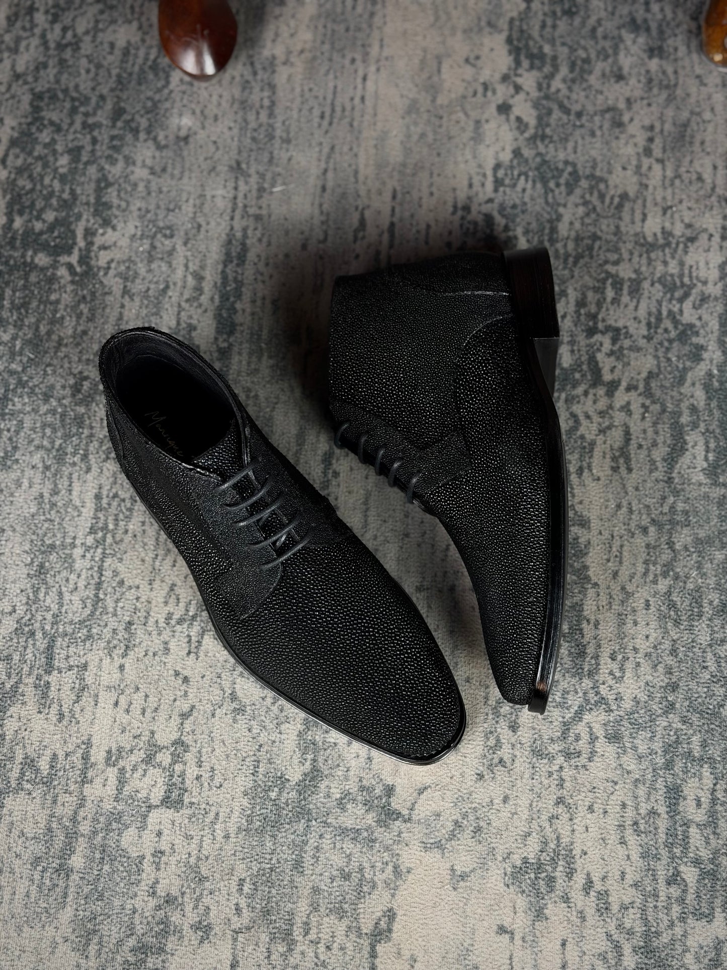 RUSIA MANTARRAYA BLACK