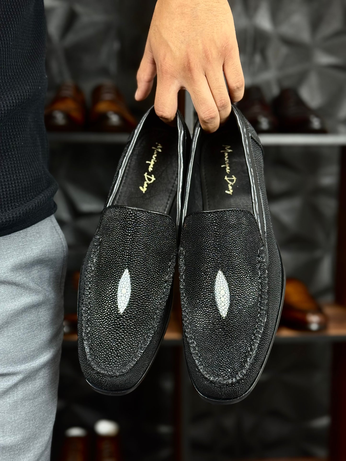SUECIA MANTARRAYA BLACK