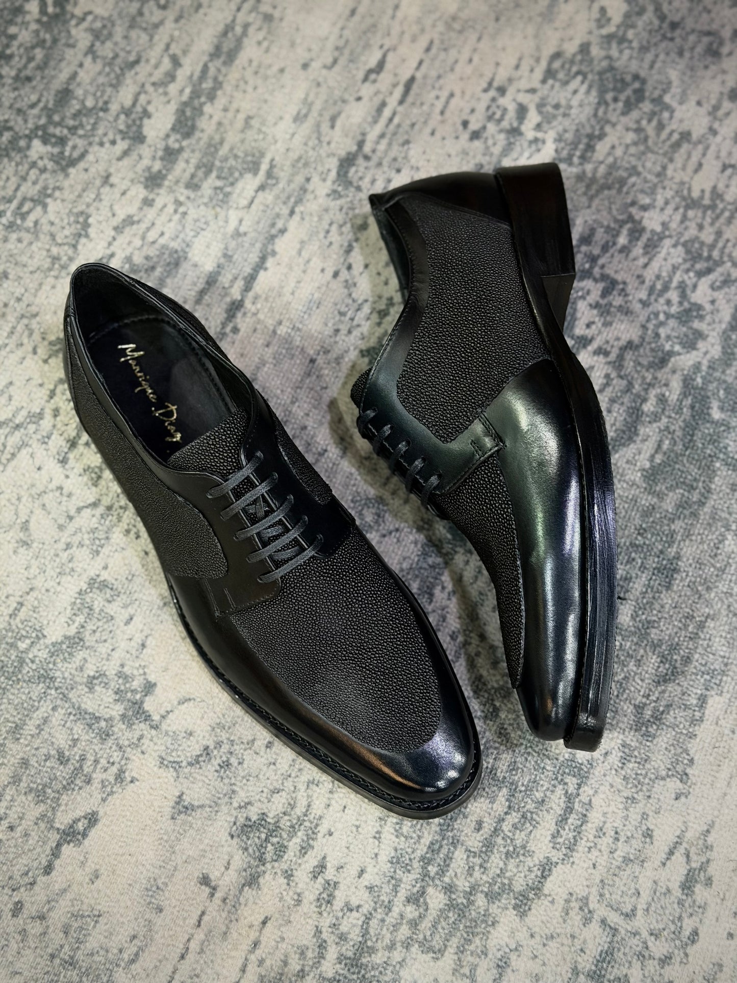 CANADÁ W/MANTARRAYA BLACK LEATHER