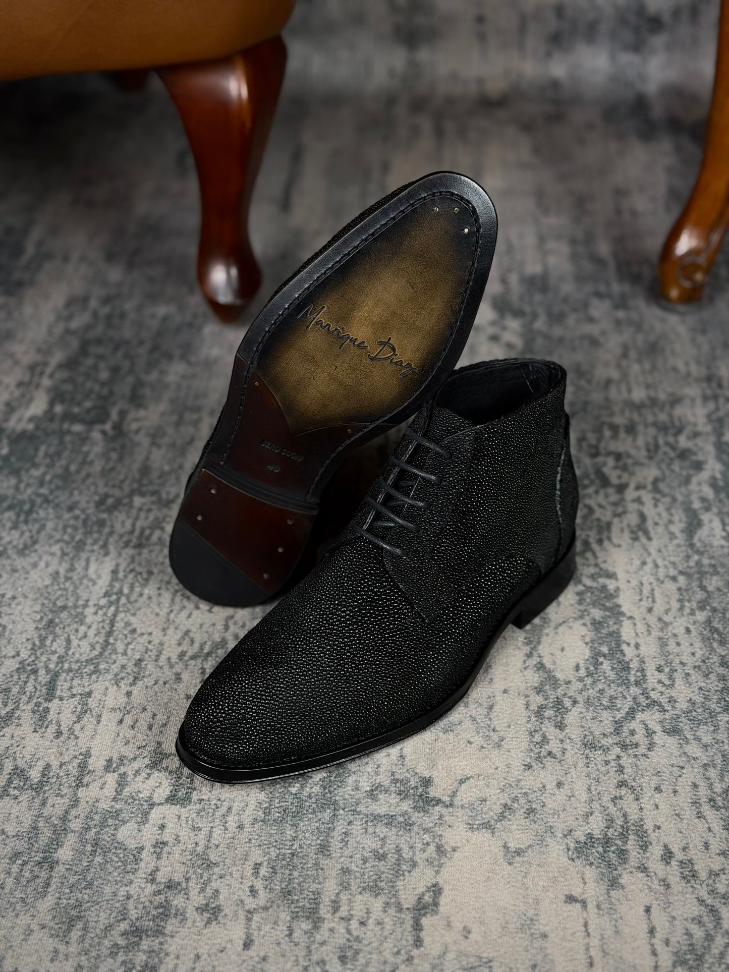 RUSIA MANTARRAYA BLACK